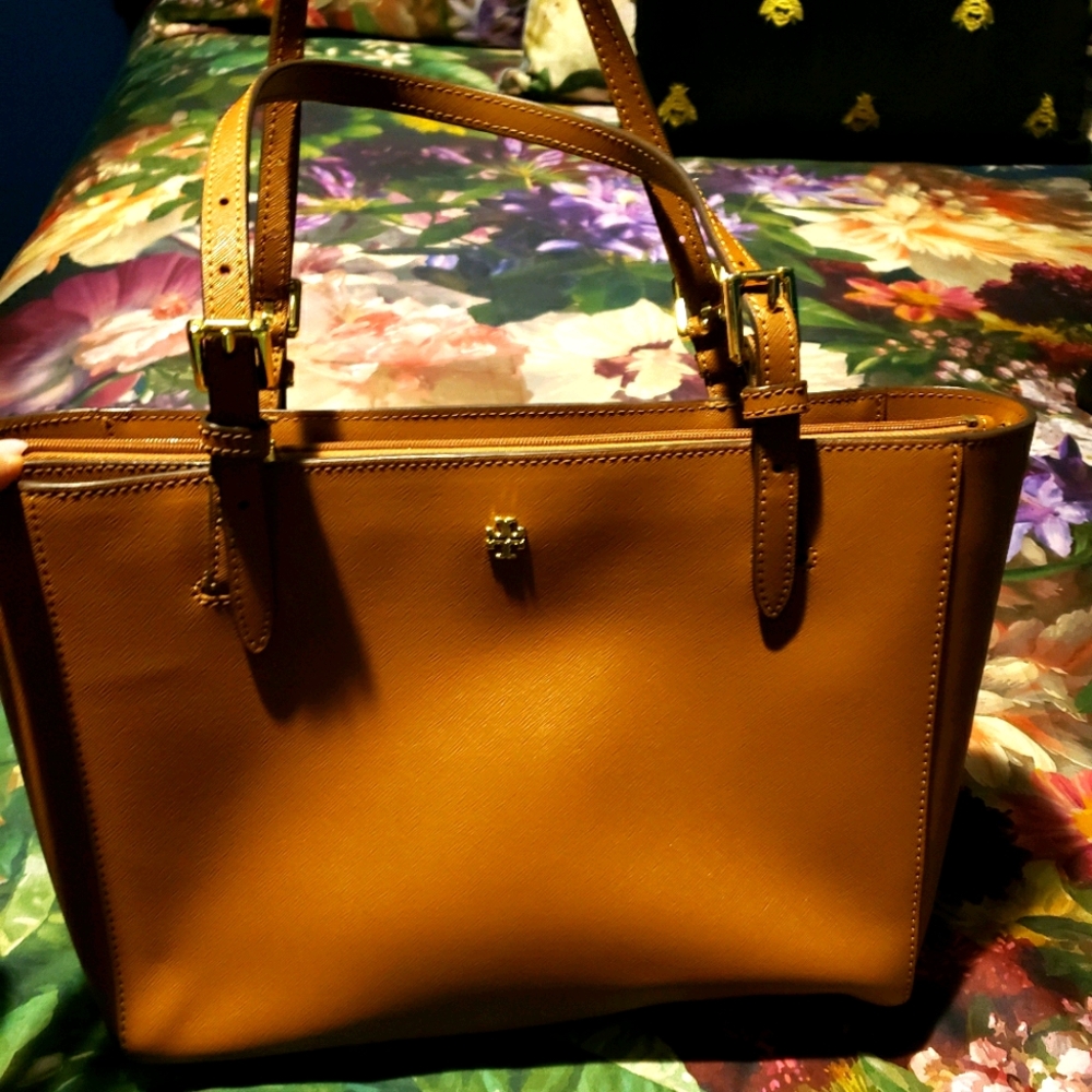 Tory Burch Saffiano Leather York Tote👜